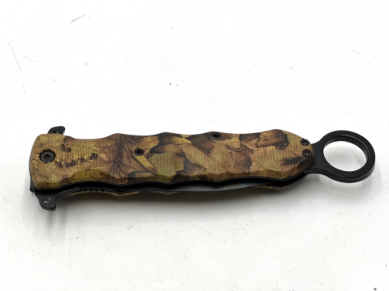 Photo 2 of BROWN CAMO PRINTED POCKET KNIFE WITH LOOP NEW