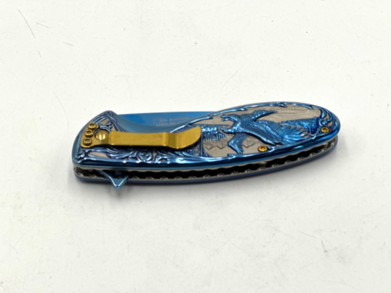 Photo 3 of BLUE OUTDOOR EAGLE DESIGNED POCKET KNIFE NEW