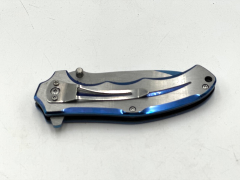 Photo 3 of BLUE AND SILVER DESIGNED FALCON POCKET KNIFE NEW