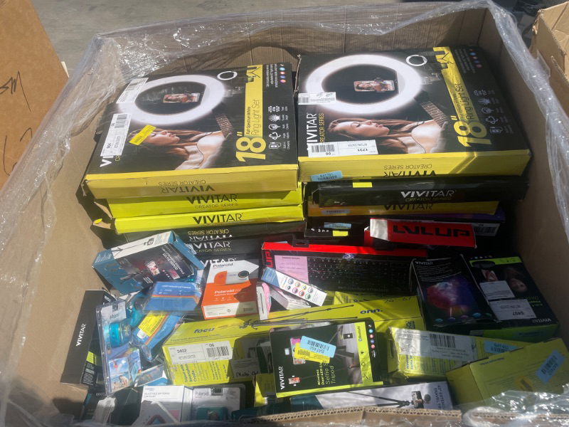 Photo 1 of MISCELLANEOUS ELECTRONICS MIX BRANDS PALLET ******* FINAL SALE CONDITION UNKNOWN UNTESTED