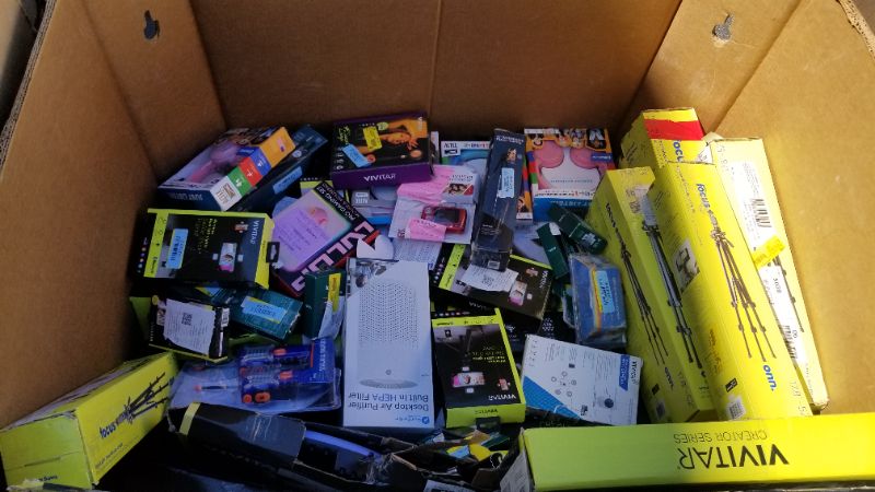 Photo 3 of MISCELLANEOUS ELECTRONICS MIX BRANDS PALLET ******* FINAL SALE CONDITION UNKNOWN UNTESTED