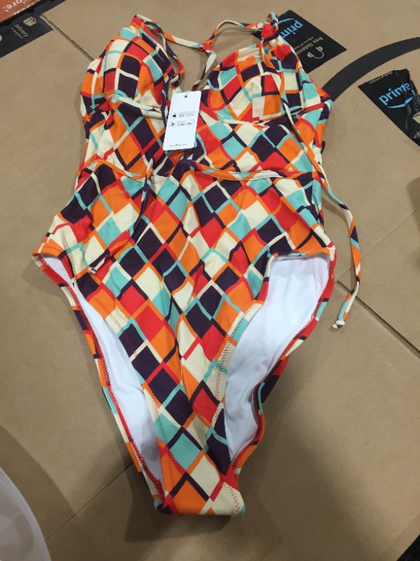 Photo 2 of CUPSHE Geometric Print Plunging Neckline One Piece Swimsuit, SIZE S