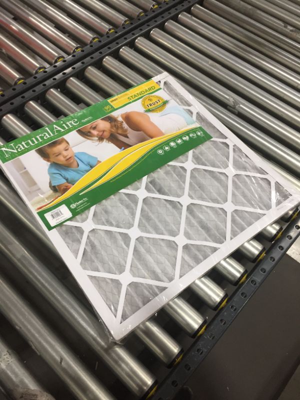Photo 1 of Flanders PrecisionAire 84858.012222 22 by 22 by 1 NaturalAire Standard Pleat Air Filter