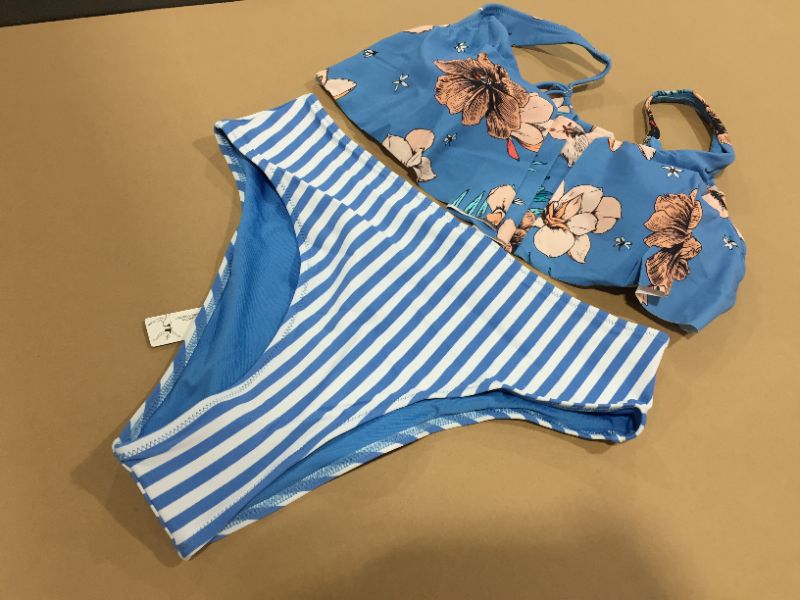 Photo 2 of CUPSHE Kayla Floral And Striped Bikini, SIZE L