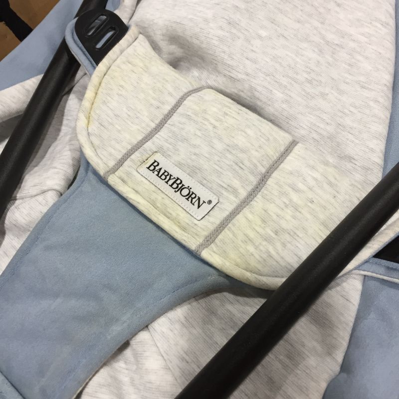 Photo 3 of BabyBjorn Balance Soft