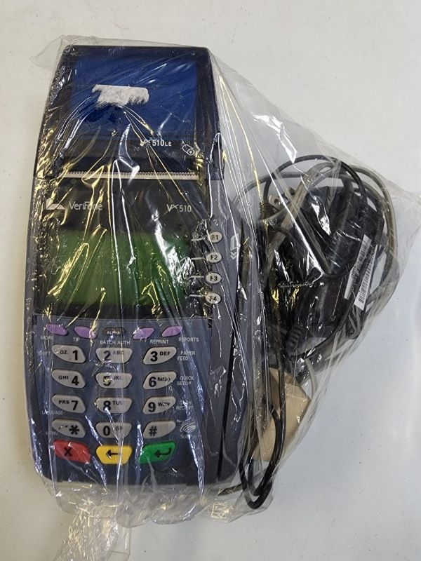 Photo 2 of VeriFone Vx510 LE credit card machine. The compact VeriFone VX510LE credit card machine is specifically designed for the needs of small businesses. Its ATM style interface, large backlit display, ergonomic keys and bold menu prompts, make the VeriFone Vx5