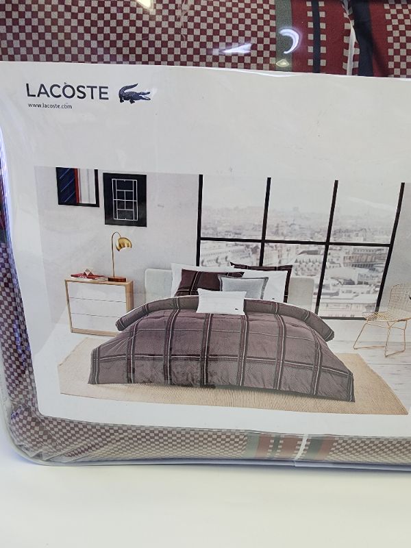 Photo 2 of LACOSTE COMFORTER XL GRIMTUNE RED 2 PIECE SET