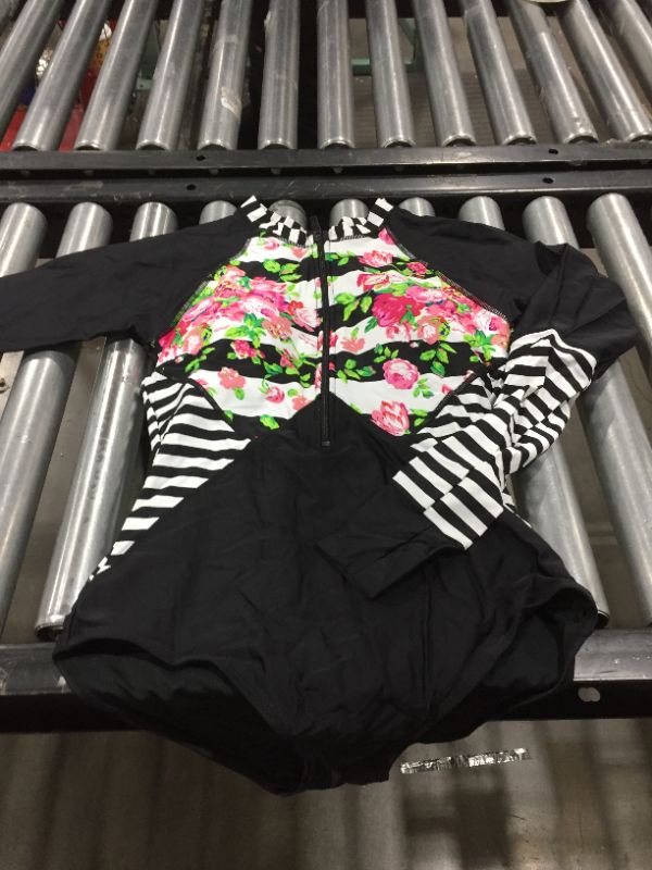 Photo 2 of FLOWER & STRIPE PRINT PATCHWORK DESIGN SURFING SWIMWEAR (M)
