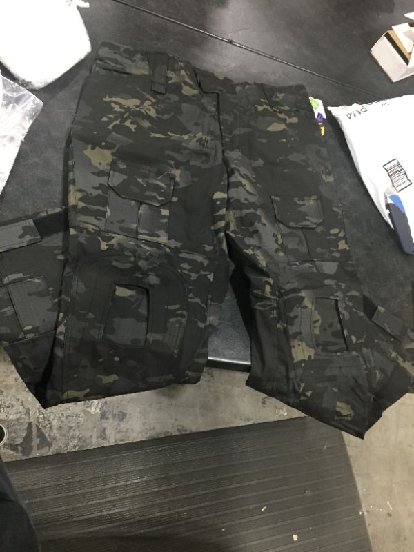 Photo 2 of IDOGEAR Tactical Pants Ripstop Combat Pants Hunting Camo Pants with Hidden Knee Pads Multi Pocket Outdoor Apparel for Men size 2XL
