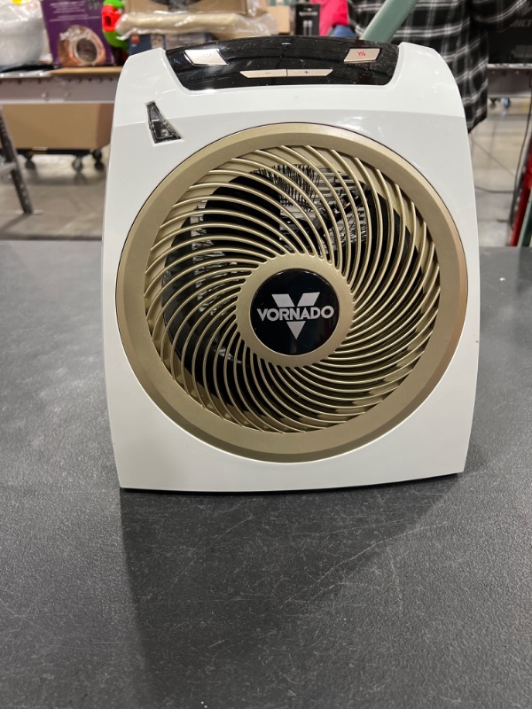 Photo 2 of Vornado Avh10 Whole Room Heater with Auto Climate Control SELL FOR PARTS 