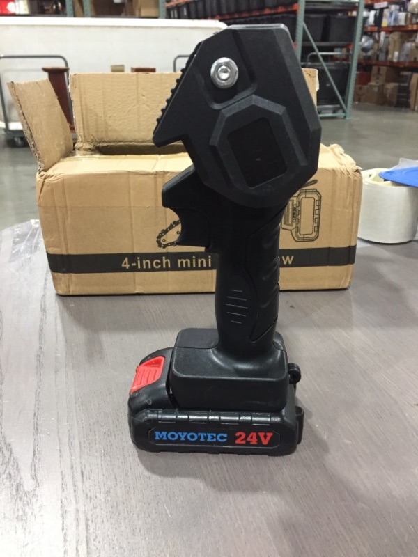 Photo 1 of 4 inch mini chainsaw moyotec 24V