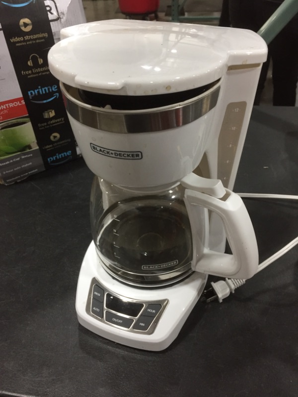 Photo 2 of Black+Decker CM1160W-1 CM1160W 12-Cup Programmable Coffeemaker, White/Stainless Steel