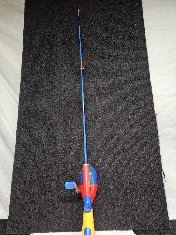 Photo 4 of Shakespeare The Amazing Spider-Man Children's Fishing Pole All-In-One 
Rod Length 22 1/8" 
Overall Length 30 1/4" length