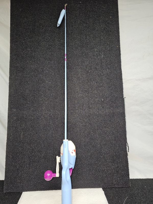 Photo 3 of Shakespeare Frozen Children's Fishing Pole All-In-One 
Rod Length: 21 1/4"
Overall Length: 30 1/4"