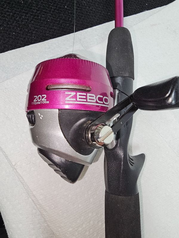 Photo 2 of Zebco 202 Z-Glass Construction 202LC562ML 5'6" Medium Light w/ Zebco 202 reel