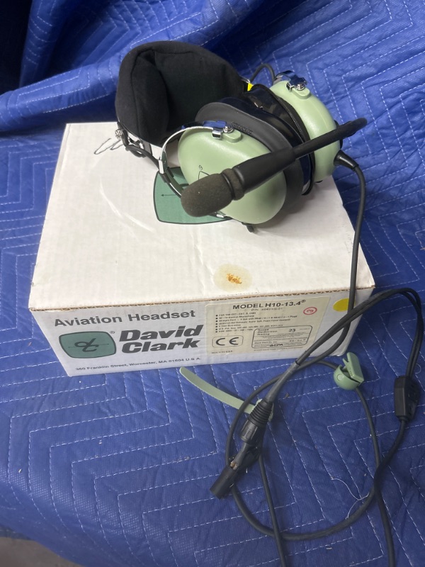 Photo 1 of David Clark h10-13.4 Aviation headphones look new connector broken 