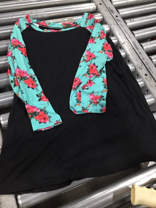 Photo 2 of New Stylish Contrast Floral Printed Raglan 3/4 Length Sleeve T-Shirt, XL