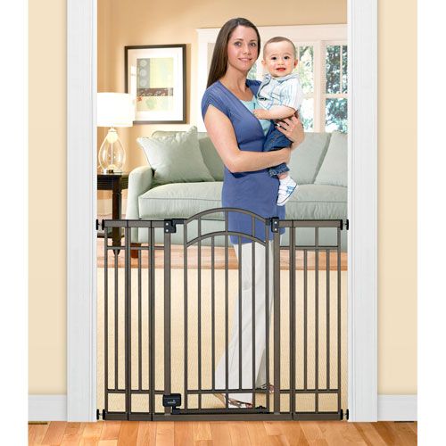 Photo 1 of Summer Infant 36 in. Swing-Closed Child Safety Gate
