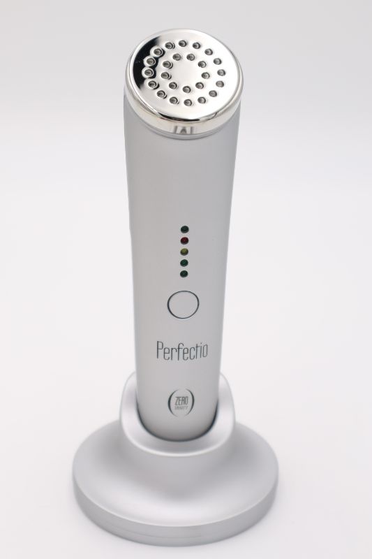 Photo 3 of NEW PERFECTIO BY ZERO GRAVITY REJUVENATE SKINS APPEARANCE AND STRUCTURE DUAL ACTION TECHNIQUES RED LED LIGHT TOPICAL HEAT INFRARED LEDS TREATMENT TO ALL SKIN LAYERS POWERFUL ANTI WRINKLE DEVICE HELP SKIN CELL PRODUCTION AND COLLAGEN FIBERS NEW 