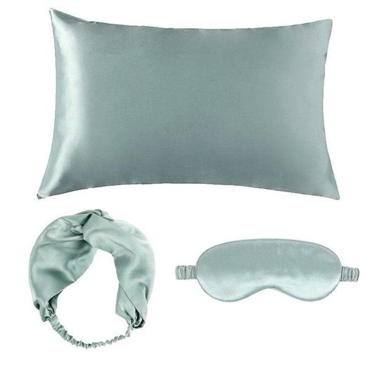 Photo 1 of LUXURY SATIN KIT ALLOWS YOU TO GET YOUR BEAUTY SLEEP WITH 1 PILLOWCASE 1 SLEEP MASK 1 HEADBAND MADE OF PREMIUM SATIN MATERIAL COLOR SAGE NEW IN CASE
$99
