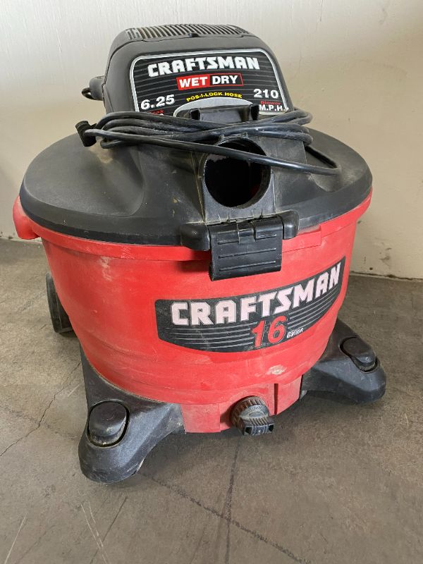 Photo 2 of CRAFTSMAN WET DRY SHOP VAC 210 MPH 16 GALLON HOLD