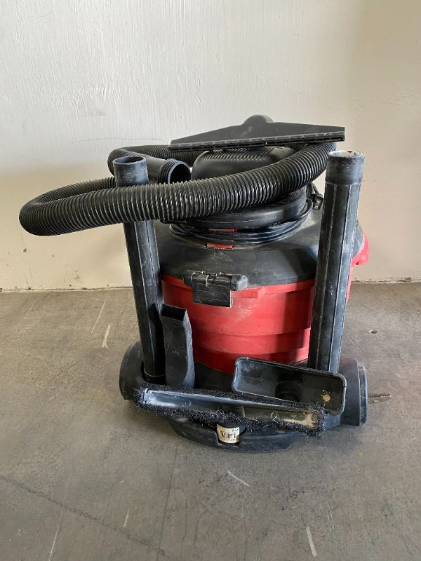 Photo 4 of CRAFTSMAN WET DRY SHOP VAC 210 MPH 16 GALLON HOLD