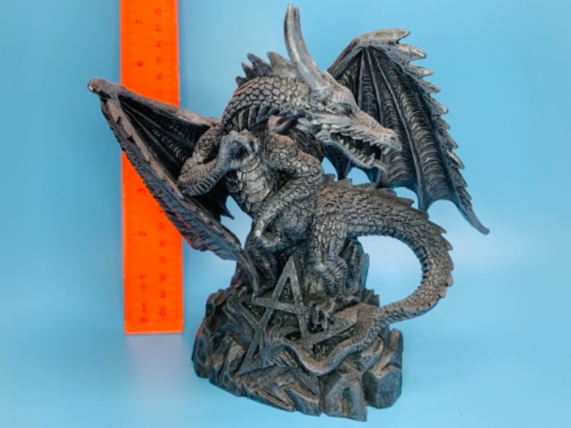 Photo 1 of 7 inch dragon figure 