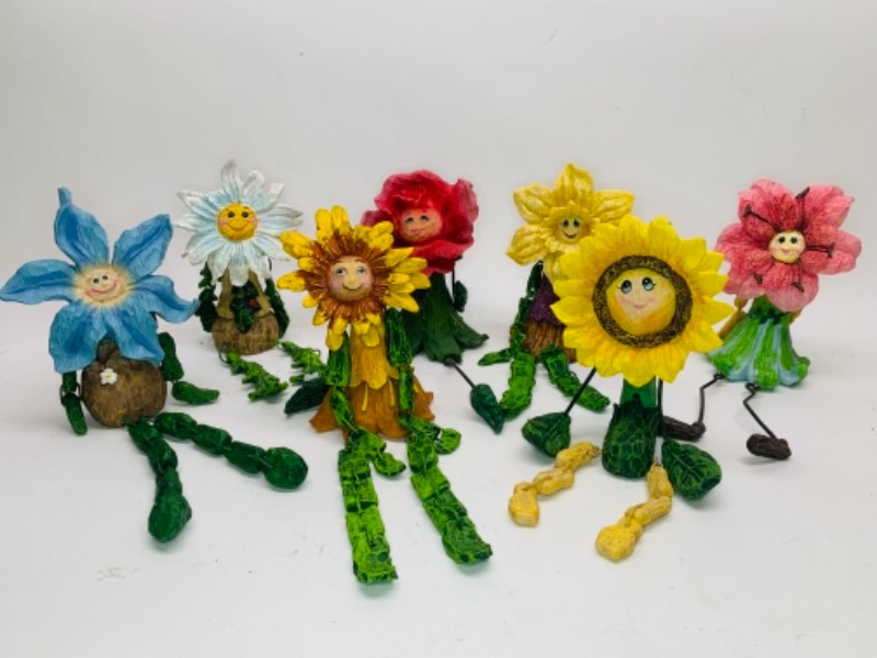 Photo 1 of 7 chain linked flower figurines 7-9 inch