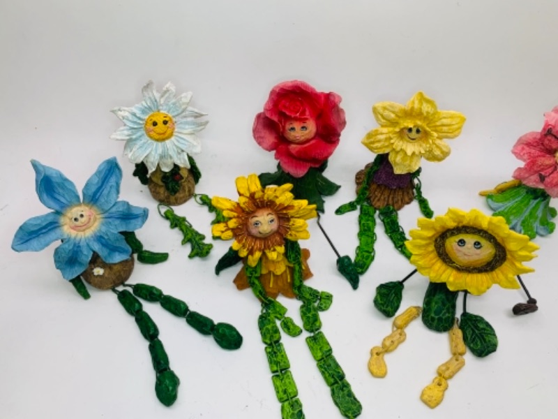 Photo 1 of 7 chain linked flower figurines 7-9 inch