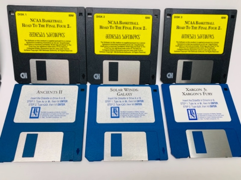 Photo 2 of Vintage pc game floppy discs 