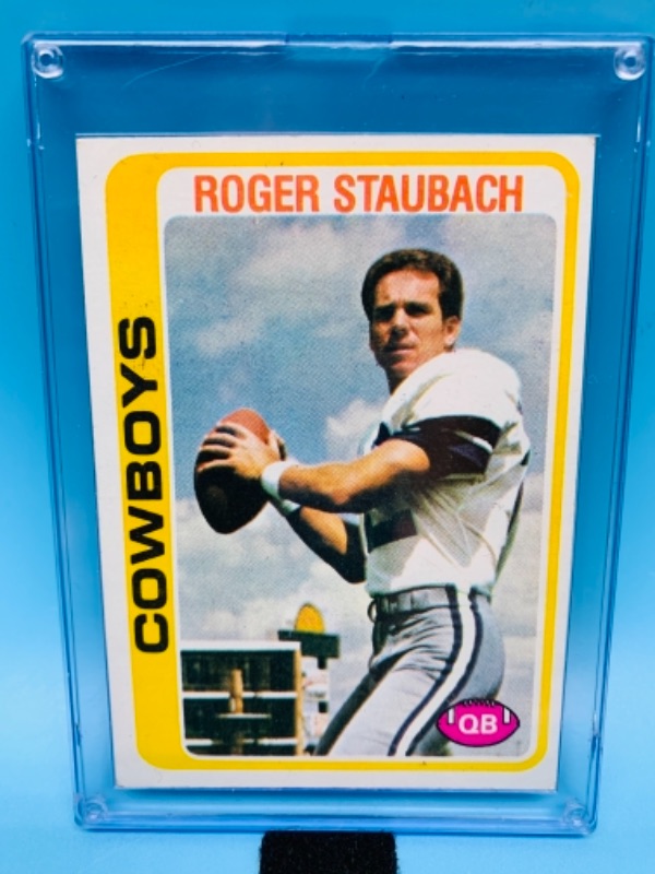Photo 1 of 1978 topps Roger Staubach  card 290 in hard plastic case