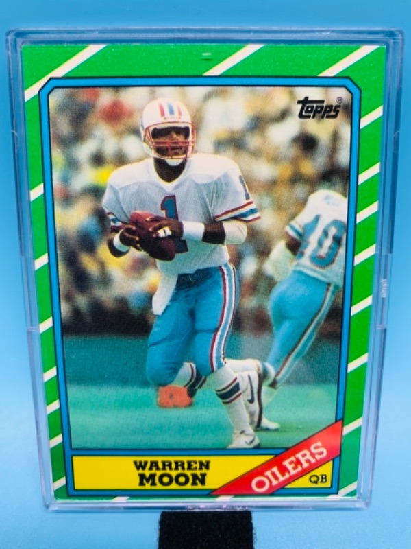 Photo 1 of 1986 topps Warren moon card 350 in hard plastic case