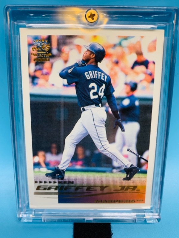Photo 1 of 2000 Pacific collection Ken Griffey Junior card 260 in  hard plastic case