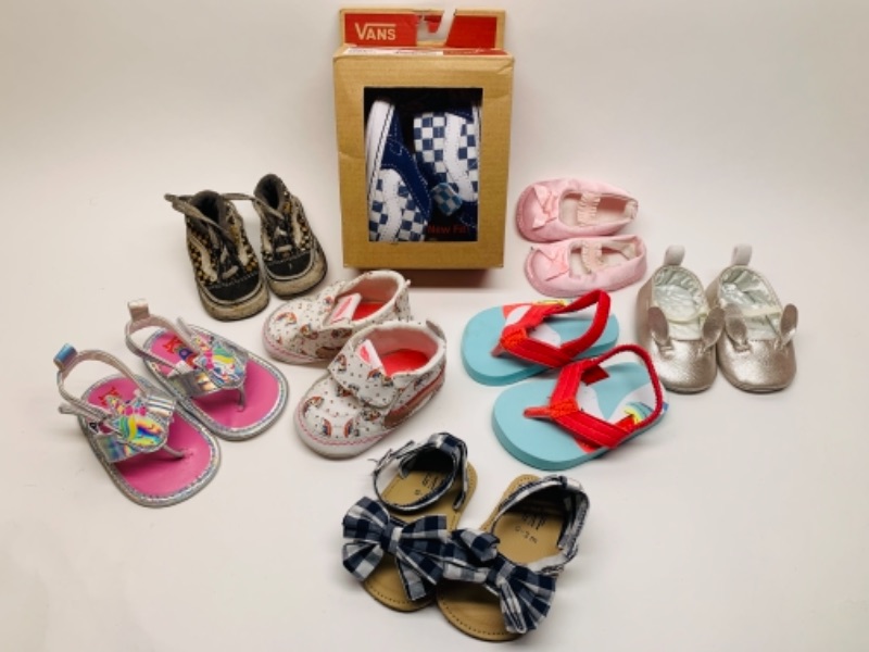 Photo 1 of 8 pairs of infant shoes