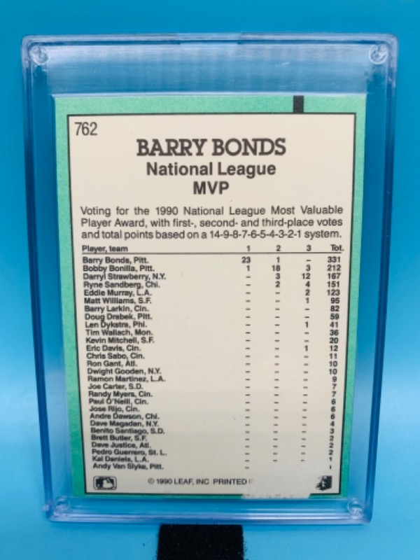 Photo 2 of 1990 leaf Barry bonds I am VP card 762 in hard plastic case 