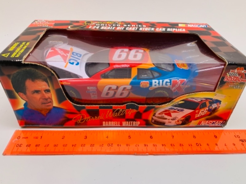 Photo 1 of Racing champions 1:24 scale die cast nascar Darrell waltrip stock car in original box 