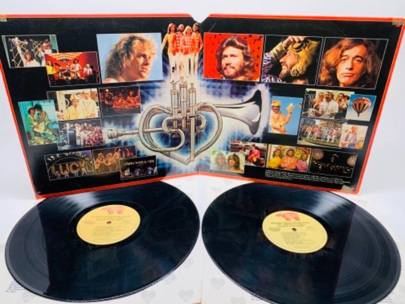 Photo 2 of 1978 sgt.  peppers lonely hearts club band motion picture soundtrack Vinyl 33 rpm record set with poster in plastic sleeve cover and record in great condition for age 