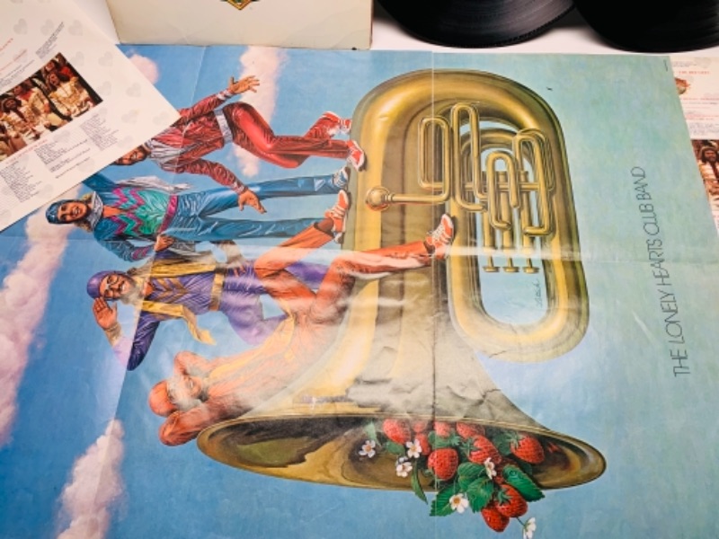 Photo 3 of 1978 sgt.  peppers lonely hearts club band motion picture soundtrack Vinyl 33 rpm record set with poster in plastic sleeve cover and record in great condition for age 