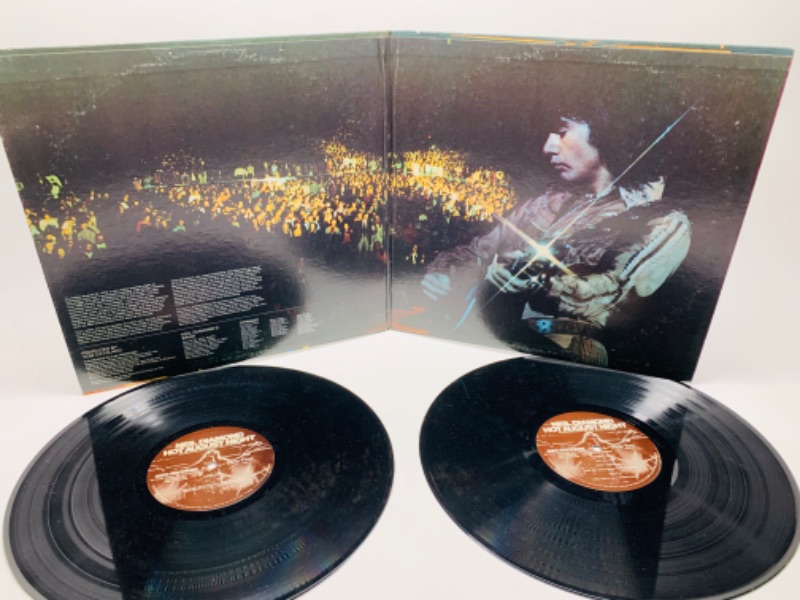 Photo 2 of 1972 Neil diamond heart August night vinyl 33 rpm set in sleeve cover shows some wear 