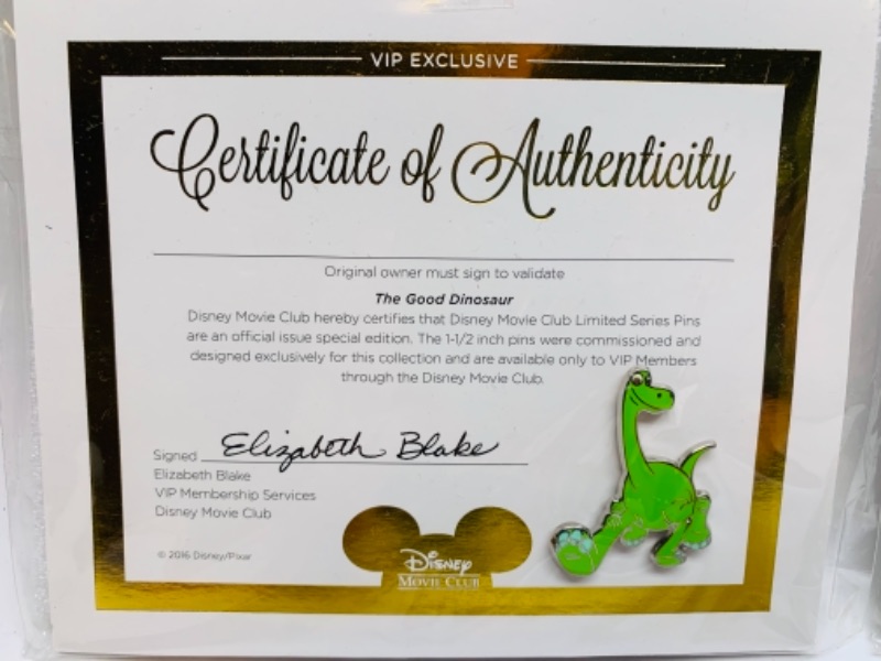 Photo 3 of 766375… Disney baby GROOT and good dinosaur pins with coa’s in packages