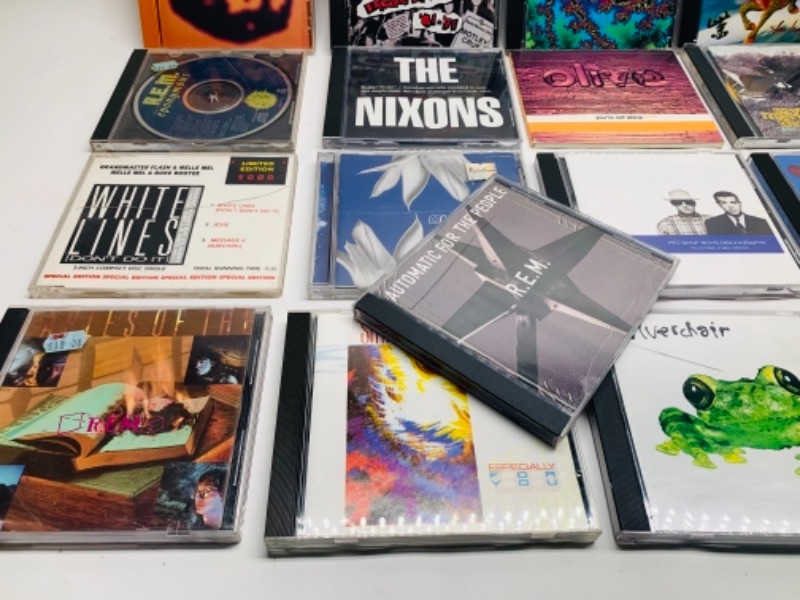 Photo 1 of 421…26 music cd’s