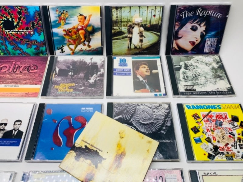 Photo 4 of 421…26 music cd’s