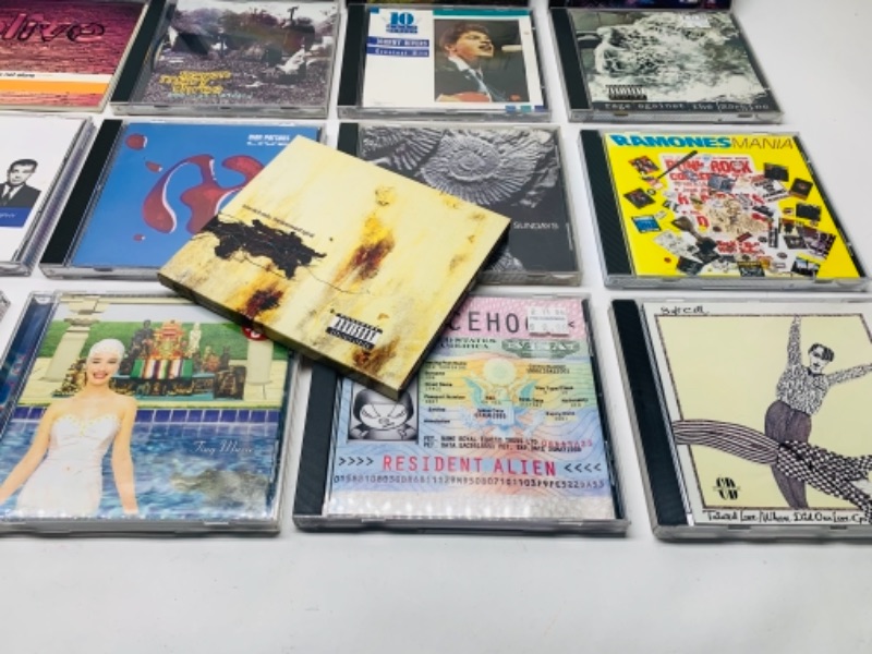 Photo 1 of 421…26 music cd’s