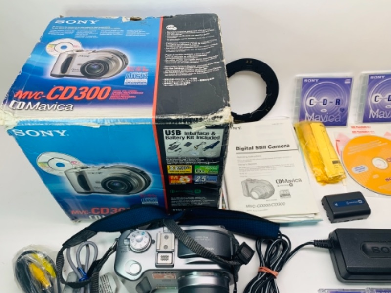 Photo 2 of 456…Sony cd mavica digital recordable camera with accessories and box