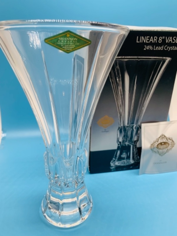 Photo 1 of 766477… Shannon crystal vase by godinger in box