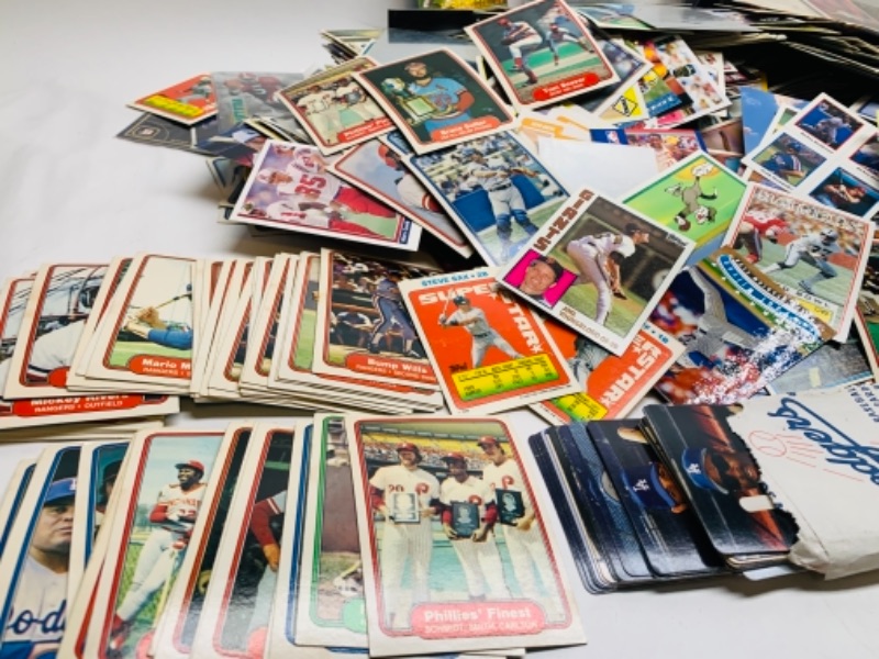 Photo 6 of 766523… over 1500 misc unsorted sports cards