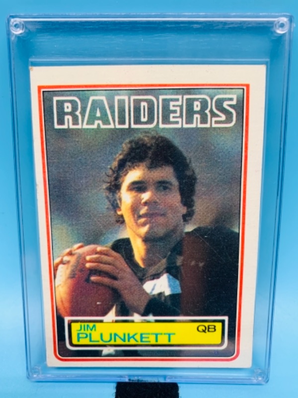 Photo 1 of 530…topps 1983 Jim plunkett raiders card 307 in hard plastic case 