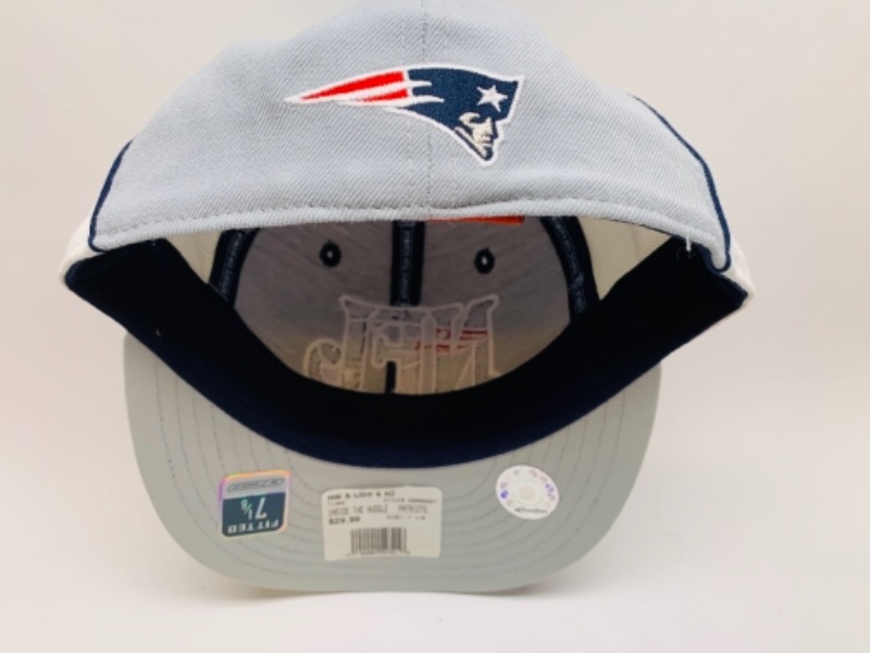 Photo 2 of 766565…NFL patriots cap 