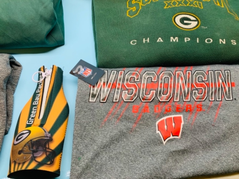 Photo 4 of 766584…6 pc Wisconsin clothes size 2x jacket and sweatshirt size 4x t shirts 