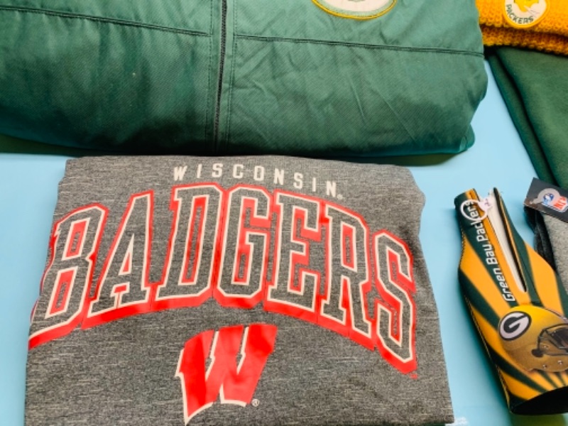 Photo 2 of 766584…6 pc Wisconsin clothes size 2x jacket and sweatshirt size 4x t shirts 